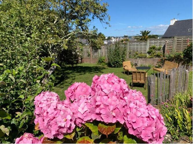 4 Family Home, Walking Distance To The Beach Locquirec Exterior photo