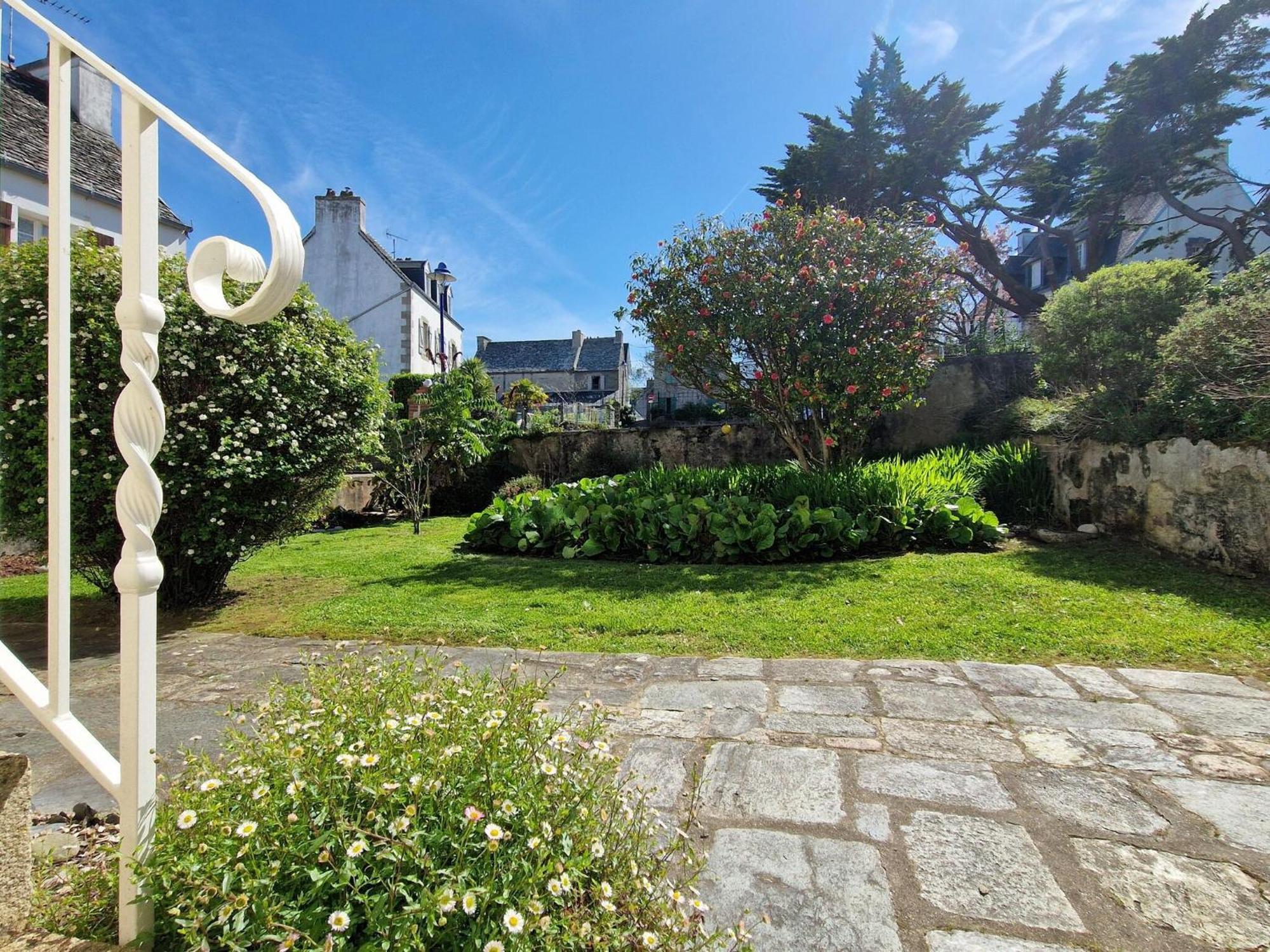 4 Family Home, Walking Distance To The Beach Locquirec Exterior photo